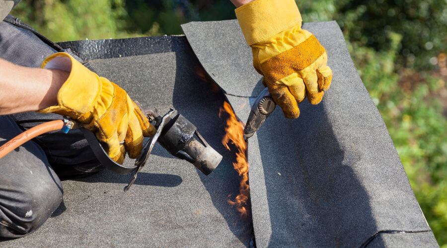 Professional flood damage restoration services in Fowlerville, MI